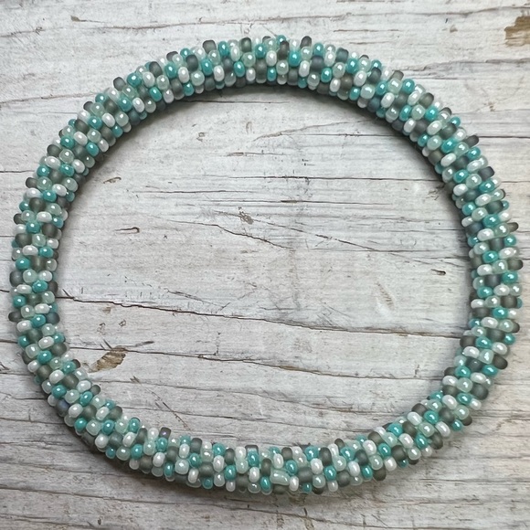 👀🆕 Set of three awesome roll on bracelets. Perfect to add a pop of color! ❤️ - Picture 3 of 8